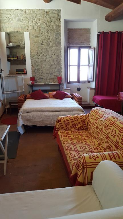 La Torretta - Cerreto Grue Bed & Breakfast Sarezzano Bagian luar foto