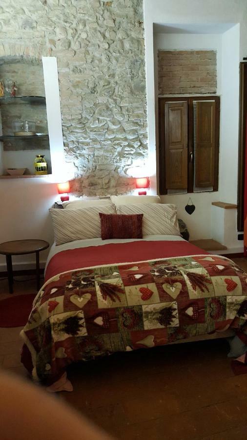 La Torretta - Cerreto Grue Bed & Breakfast Sarezzano Bagian luar foto