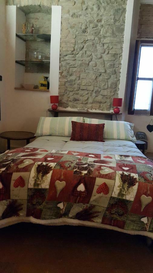 La Torretta - Cerreto Grue Bed & Breakfast Sarezzano Bagian luar foto