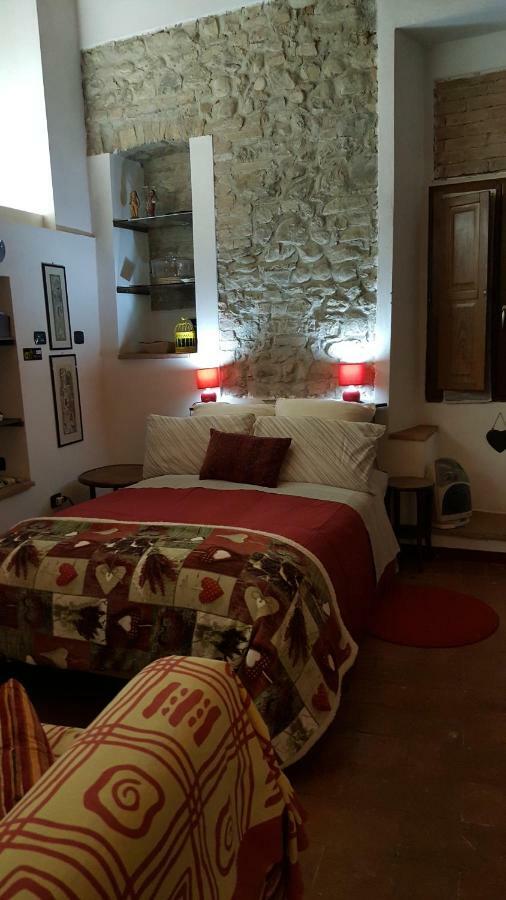 La Torretta - Cerreto Grue Bed & Breakfast Sarezzano Bagian luar foto